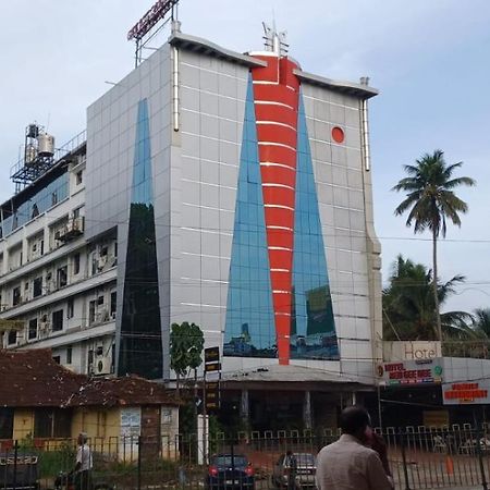 Gee Bee Palace Angamali Exterior foto