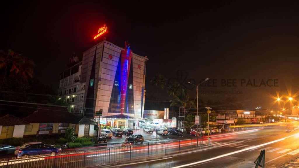 Gee Bee Palace Angamali Exterior foto